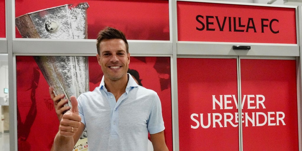 César Azpilicueta llega a Sevilla para convertirse en el cuarto fichaje