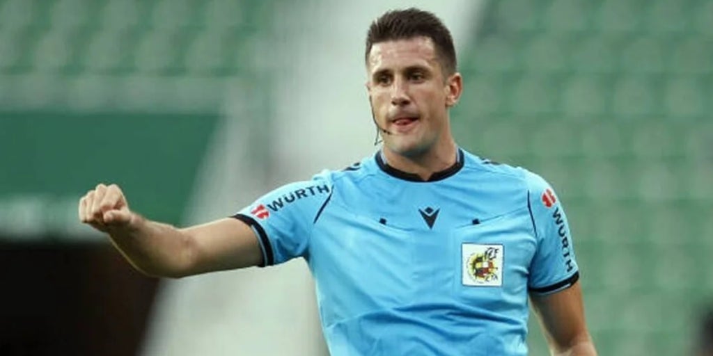 Isidro Díaz de Mera dirigirá el Betis - Athletic en la Cartuja