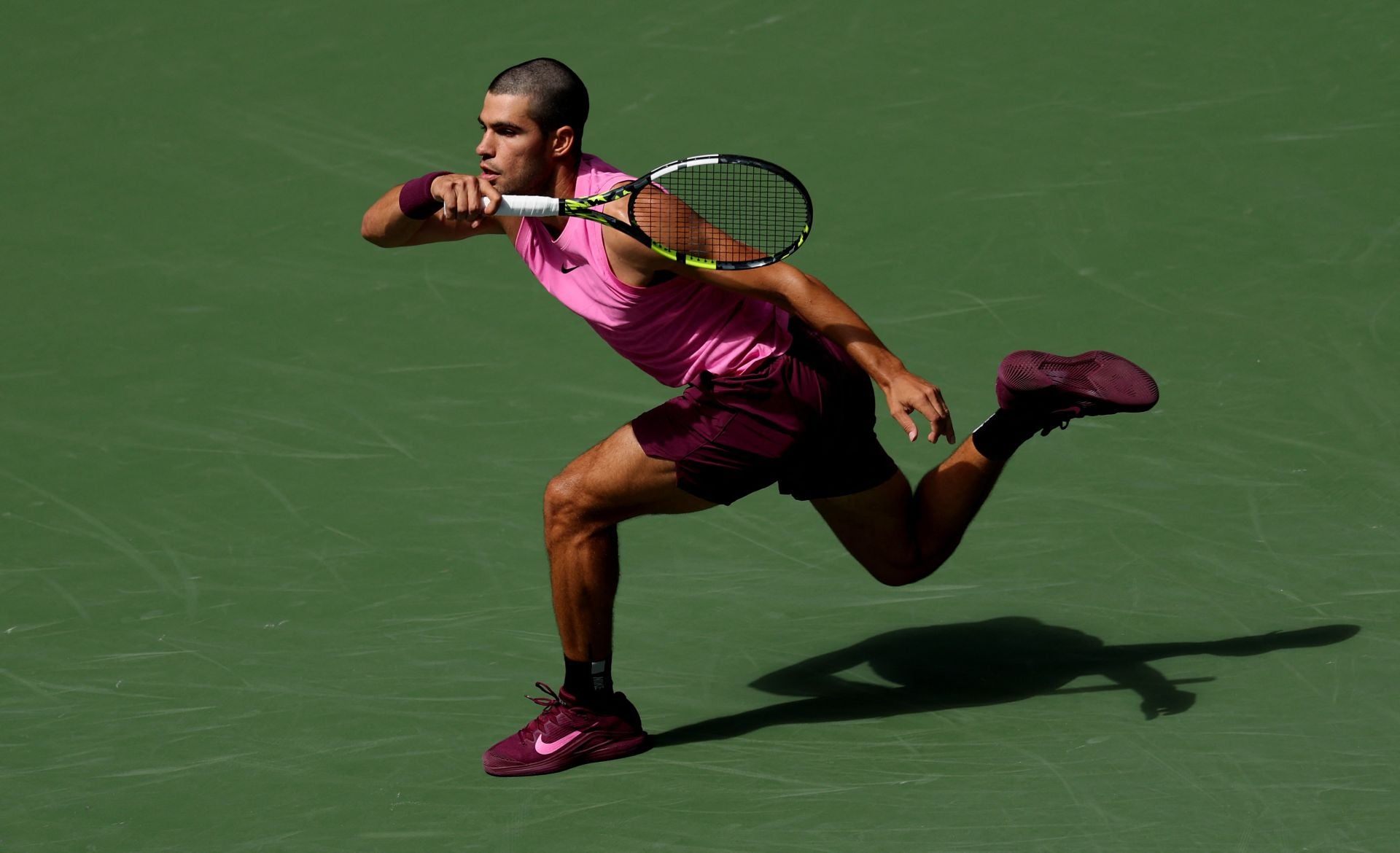 Alcaraz doblega a Rinderknech y aterriza en cuartos sin ceder ningún set