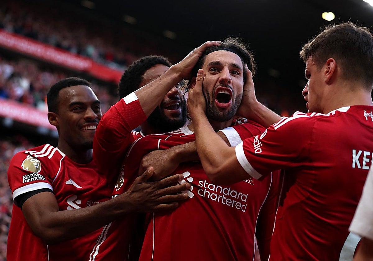 Los jugadores del Liverpool celebrando el gol ante el Arsenal (1-0)