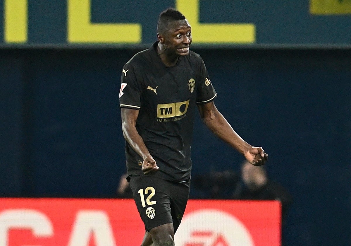 Umar Sadiq, uno de los delanteros que maneja el Betis si hay alguna salida