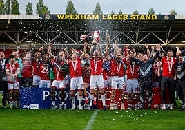 Un equipo galés recién ascendido a Segunda gasta más en fichajes que 16 equipos de LaLiga