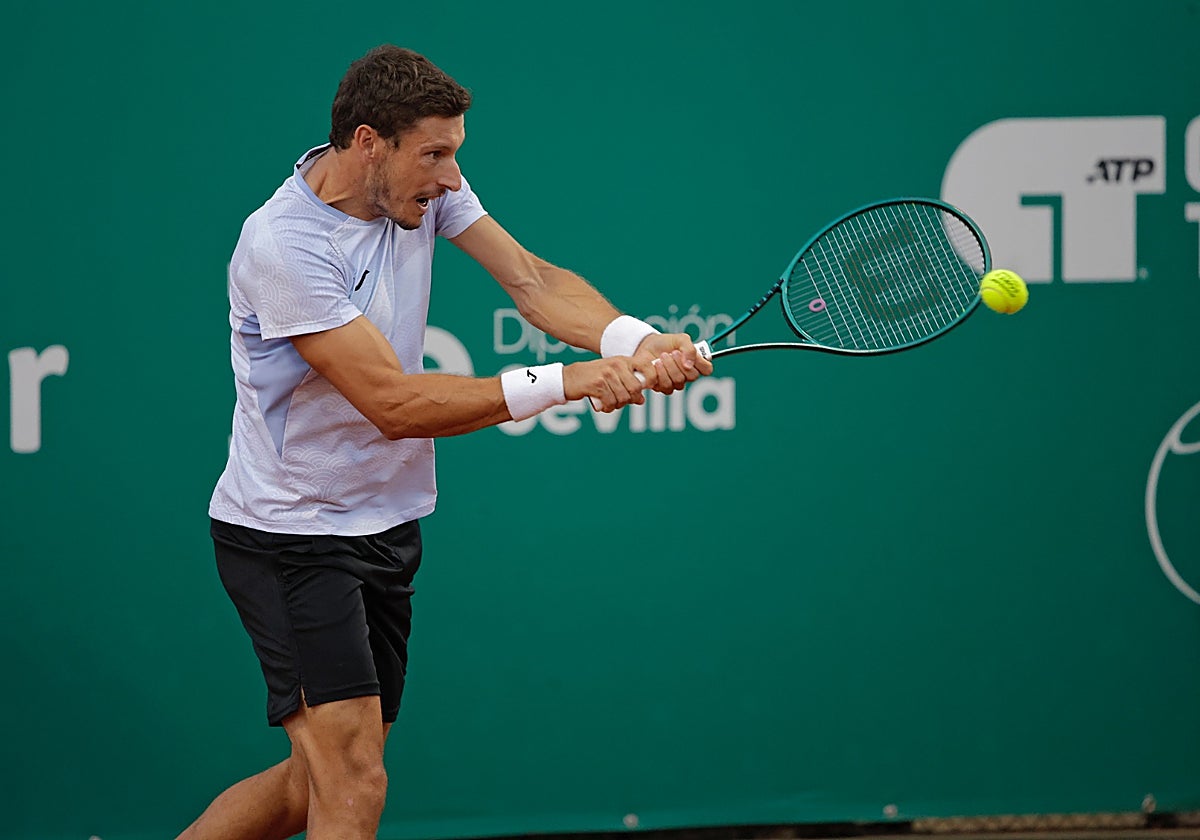 Pablo Carreño, golpeando de revés en su duelo de este miércoles contra Javier Barranco
