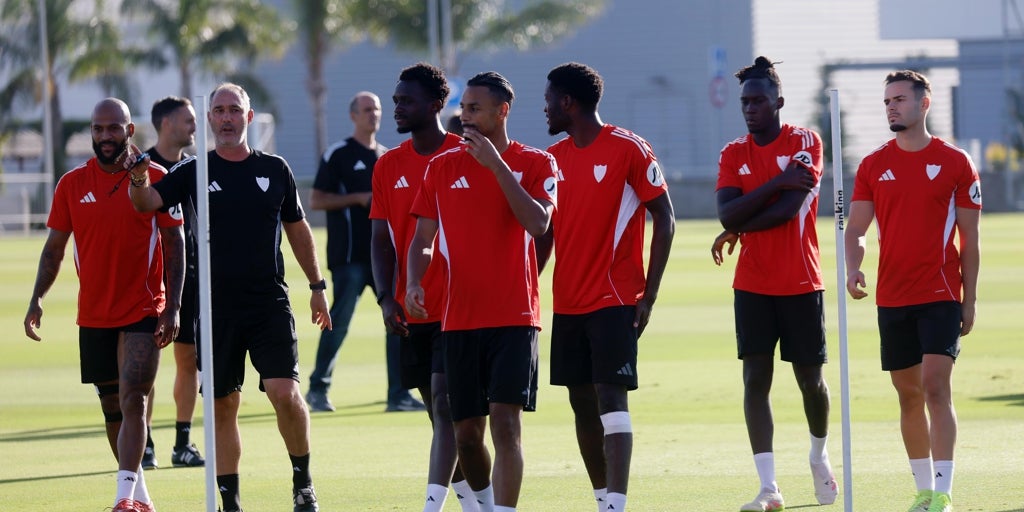 Parón para la reflexión y la recuperación en el Sevilla de Almeyda