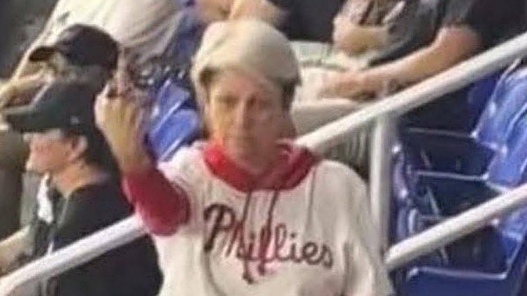 La iracunda aficionada de los Phillies que se ha convertido en la más odiada en las redes