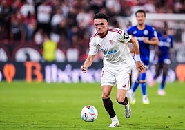 Vargas suma galones en los planes de Almeyda