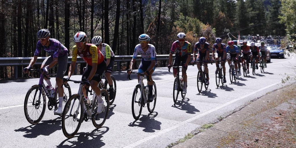 Los ciclistas de la Vuelta se plantarán si hay más incidentes que les pongan en peligro