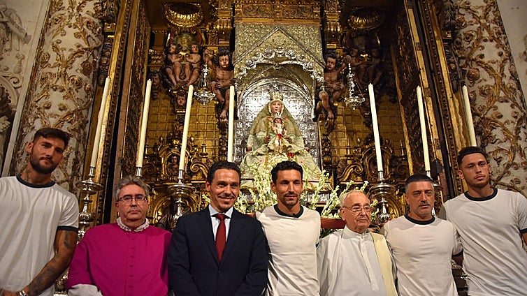 La ofrenda del Sevilla FC a la Virgen de los Reyes, la semana que viene