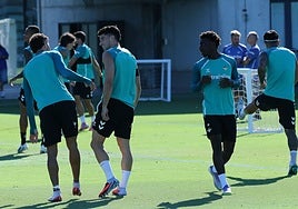 Convocatoria del Betis para visitar al Levante: el regreso de Antony y la ausencia de Bartra, grandes novedades