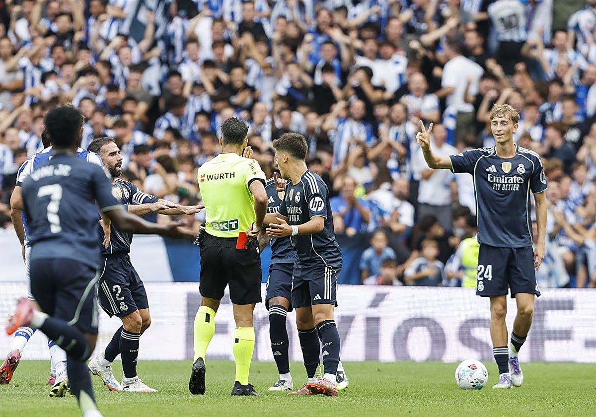 Huijsen, en el momento de ver la roja