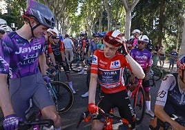 Así se vio en el mundo el abrupto desenlace de La Vuelta: de la culpabiliad de Sánchez al «caos» y al «final escandaloso»