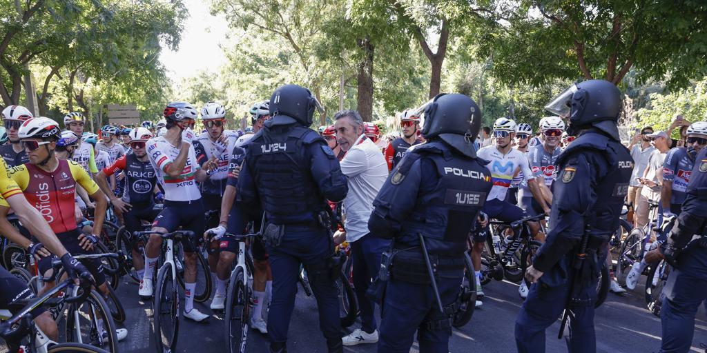 Antiviolencia propone sancionar a 17 personas por los incidentes en la Vuelta con multas de hasta 4.000 euros