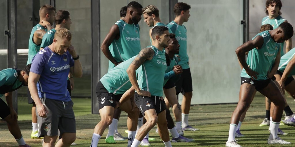 Bartra se incorpora al grupo en la víspera del partido ante la Real Sociedad