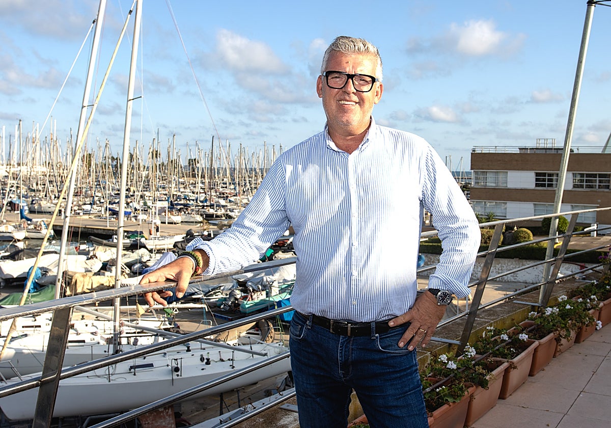 Andrés Arlandis en la terraza del Real Club Náutico de Valencia
