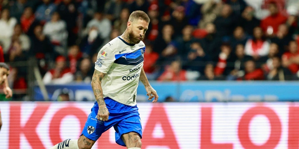 La noche de pesadilla de Sergio Ramos en México: Panenka fallado, set en contra y pulla de su entrenador