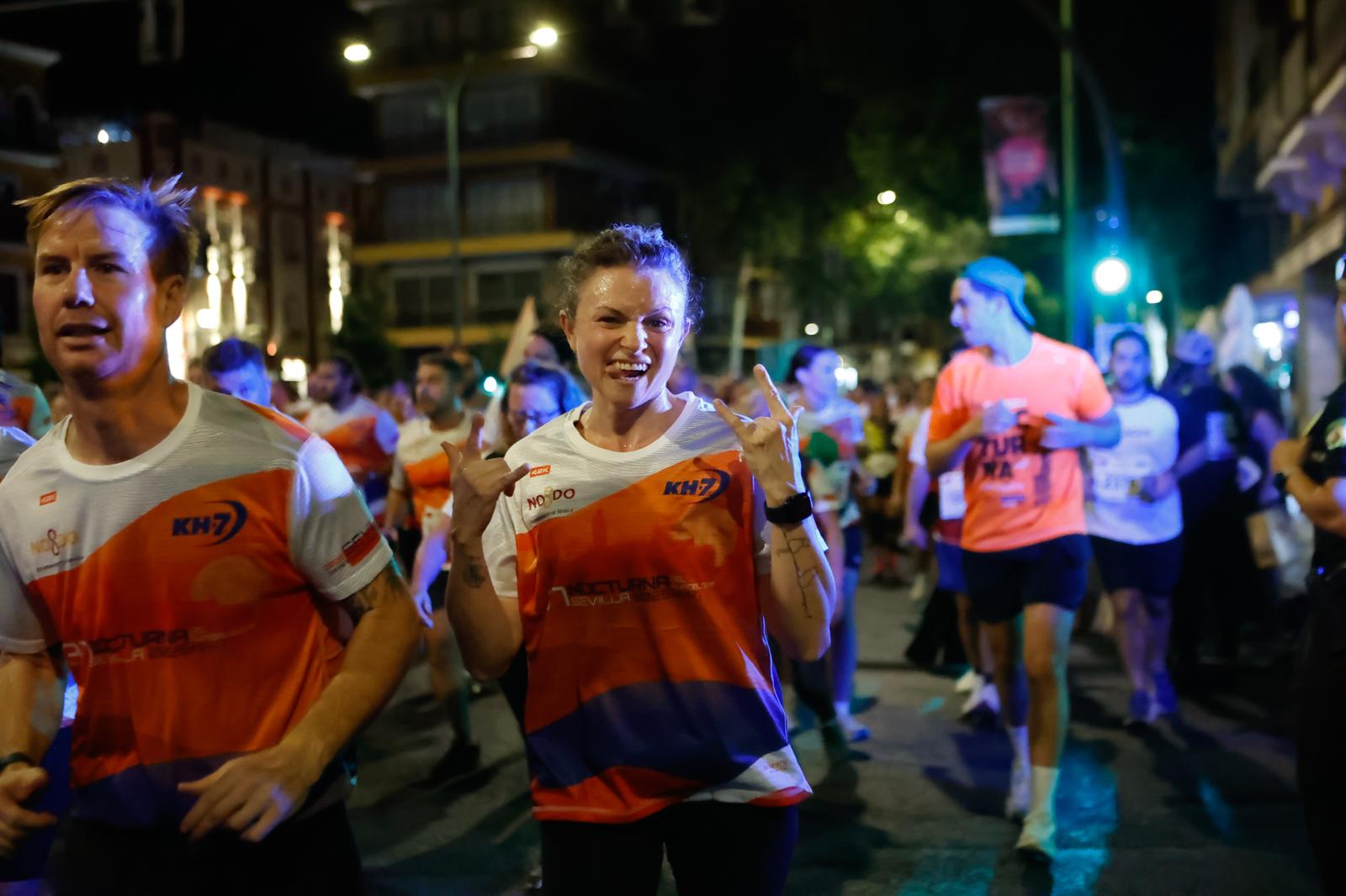 Búscate en la galería de imágenes de ABC de la Carrera Nocturna de Sevilla 2025