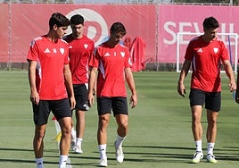 Azpilicueta regresa a los entrenamientos y alivia los problemas del Sevilla