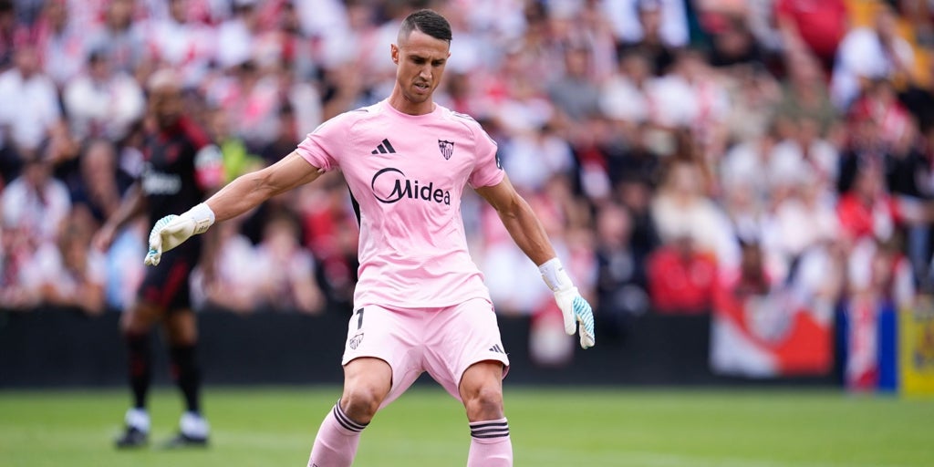 Rayo - Sevilla, las notas de los jugadores: el portero se hace poderoso en el área