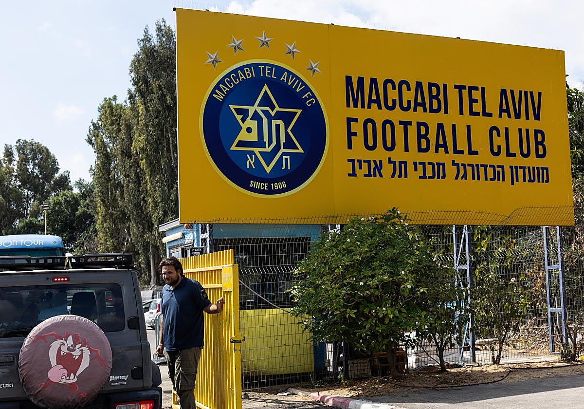 Cartel del Maccabi Tel Aviv, equipo