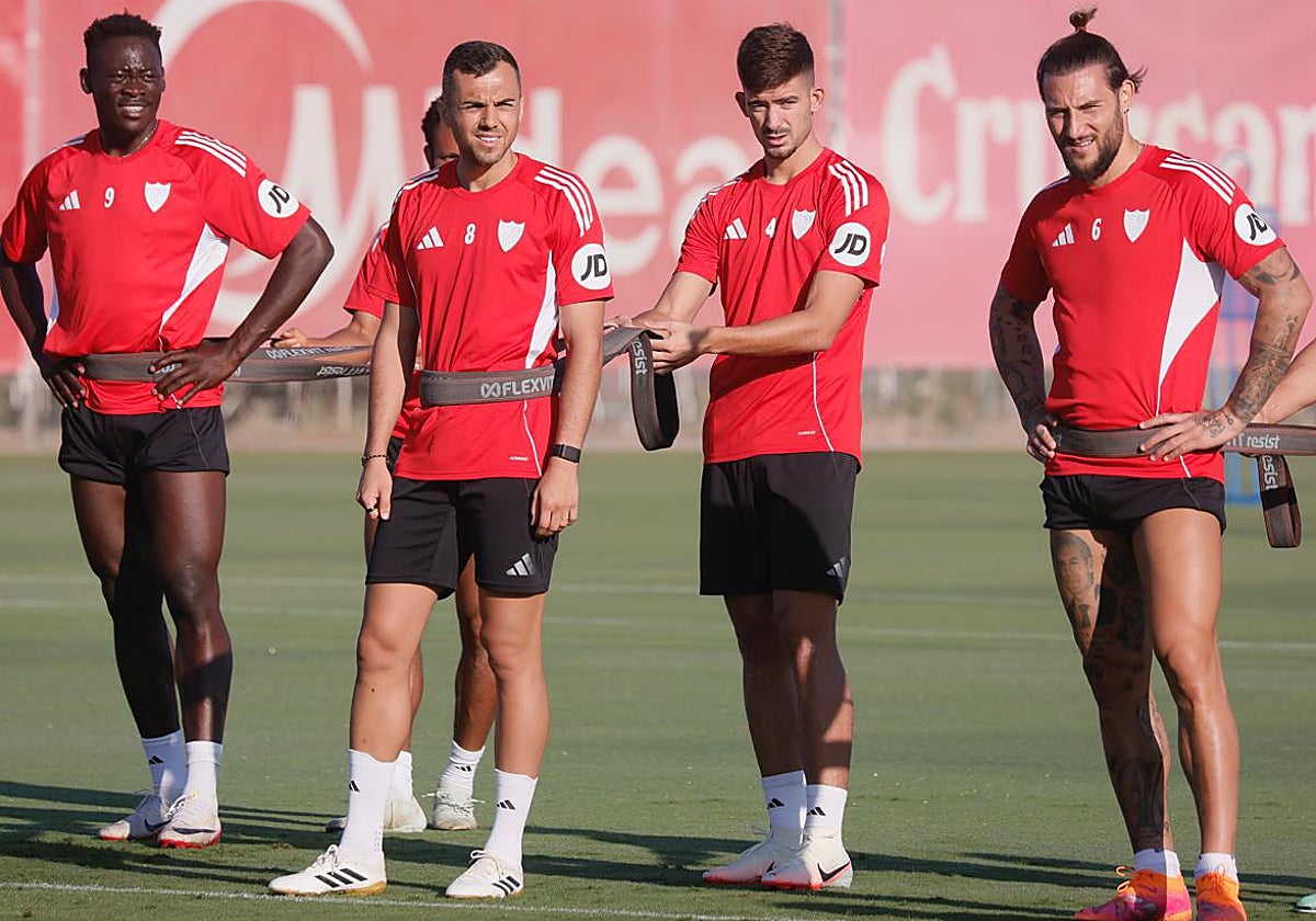 Kike Salas alaba a Almeyda: «Ver a un equipo unido de la mano del entrenador, engancha»