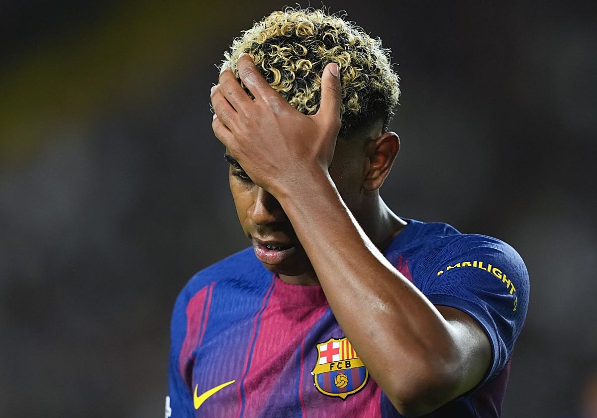 Lamine Yamal se lamenta tras fallar una ocasión