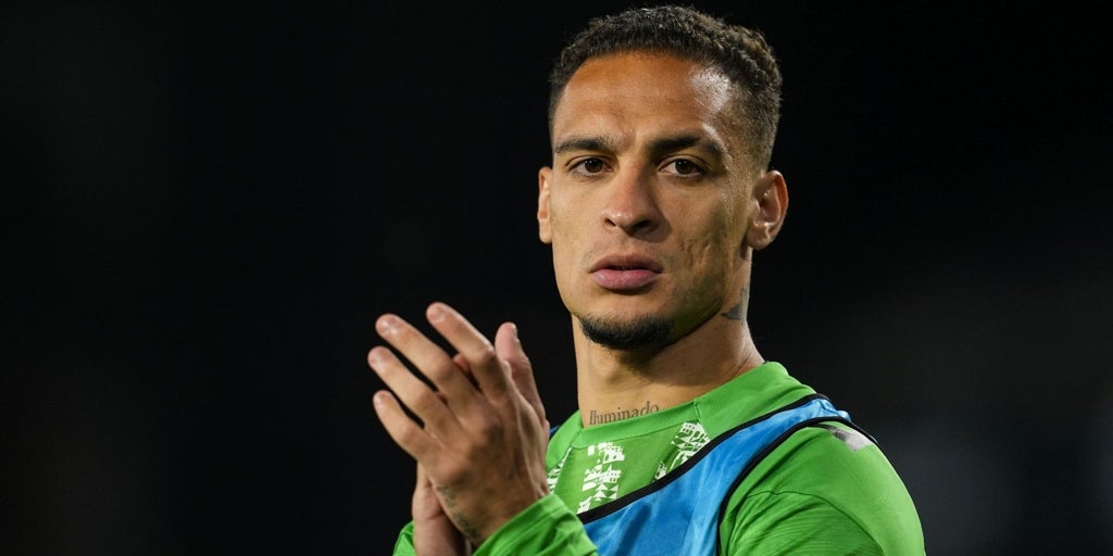 Antony raja del Manchester United: «Nadie me dio los buenos días ni las buenas tardes»
