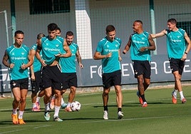 Amrabat, ausencia en el último entrenamiento antes de viajar a Barcelona