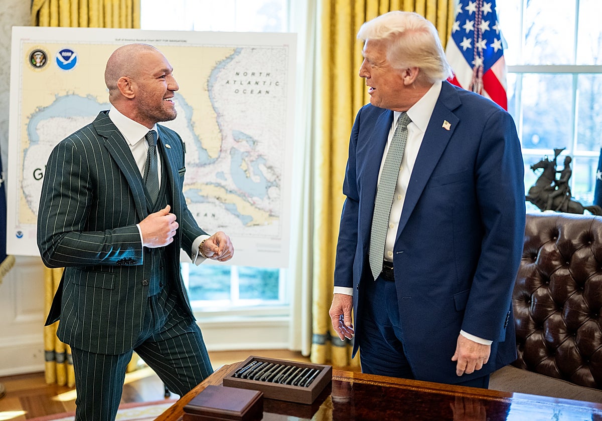 El irlandés Conor McGregor, con el presidente Donald Trump