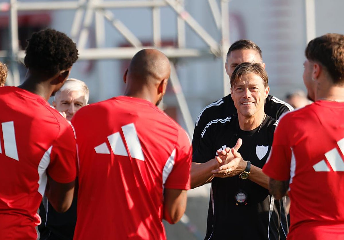 Ovación para Marcao en el último entrenamiento de la semana del Sevilla FC