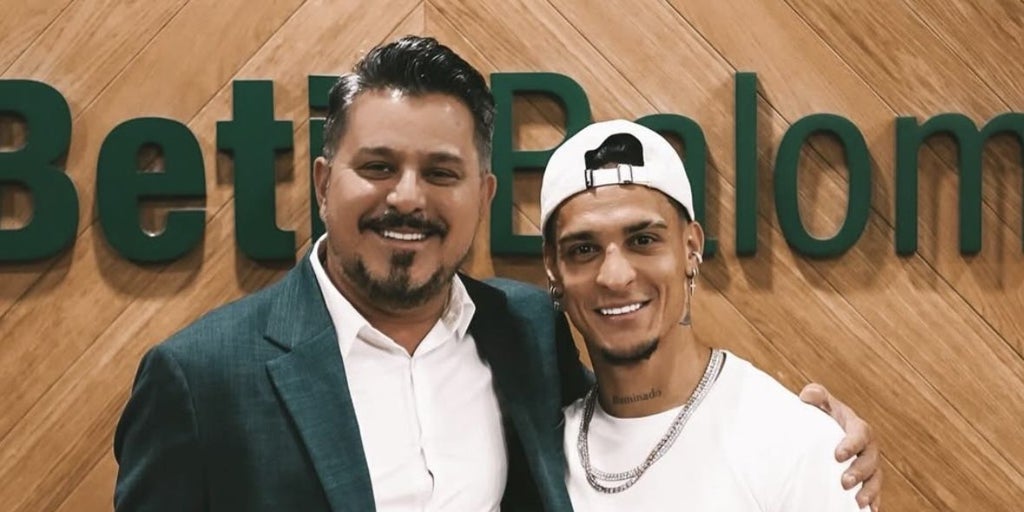 El representante de Antony se sincera con su regreso al Betis: «Ha vuelto a un lugar que lo acogió como a un hijo»