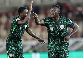 Akor Adams se desata y marca también un golazo en su debut con Nigeria