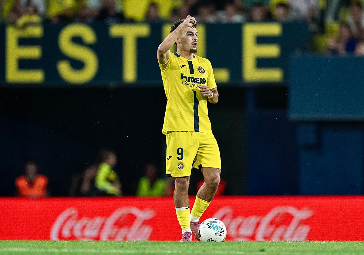 Mikautadze, durante un encuentro con el Villarreal