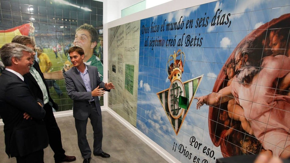 Columbario inaugurado en 2011 en los bajos de Preferencia