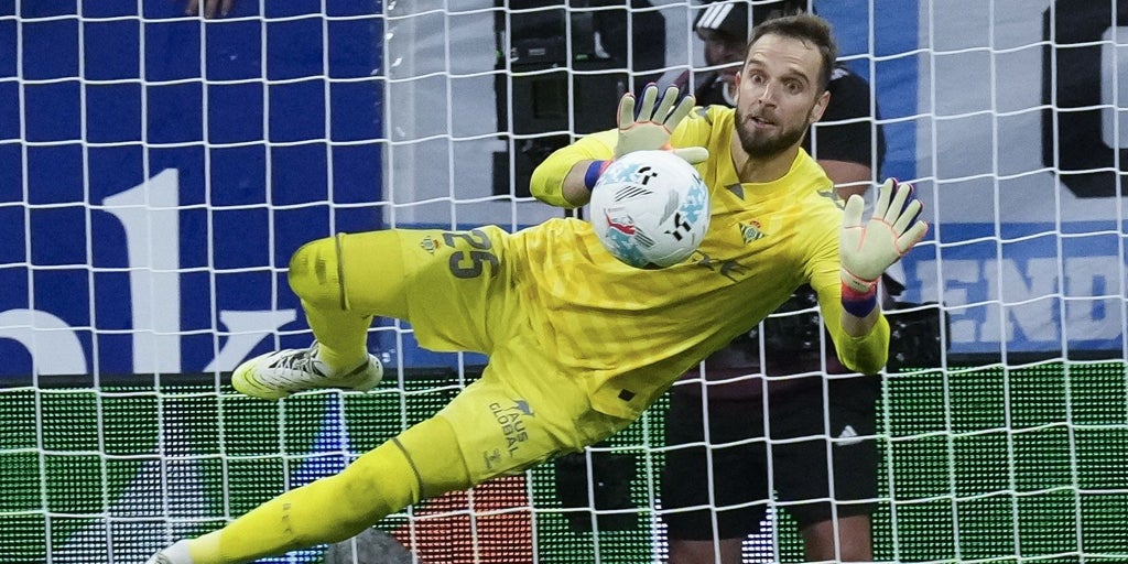 Pau López: «La llamada del Betis no me la esperaba, para mí fue un regalo»