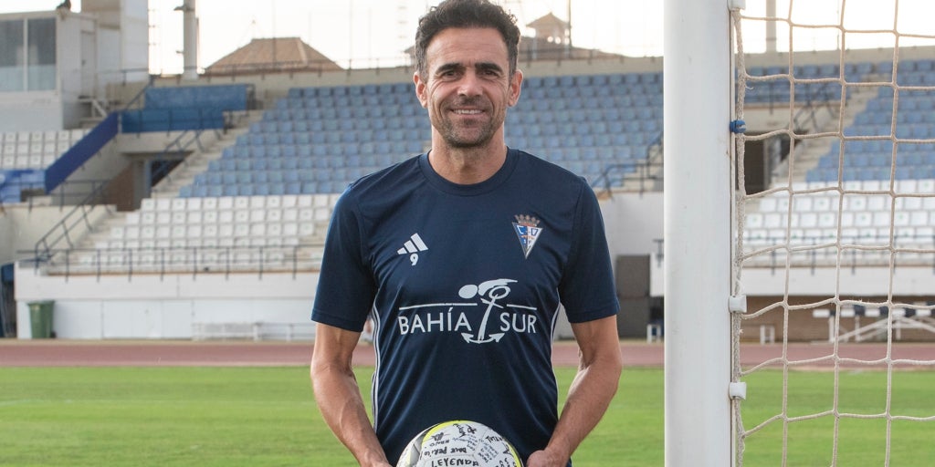 La leyenda de Pedro Carrión, el insaciable goleador que sigue marcando con 47 años