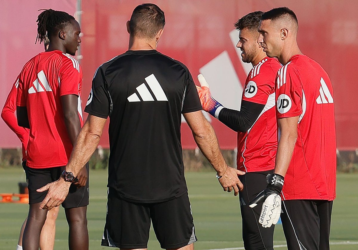 Almeyda recupera a Vlachodimos para preparar el partido ante el Mallorca