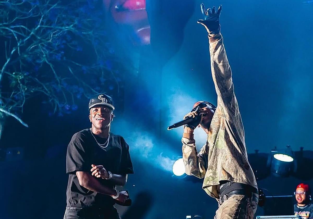 Vinicius, junto al rapero Travis Scott durante su fiesta de cumpleaños.