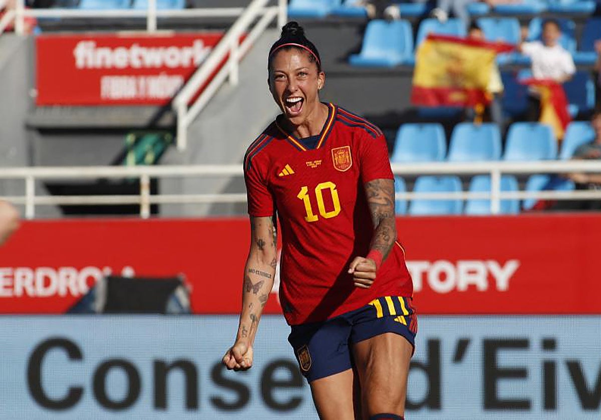 Jenni Hermoso, durante un encuentro con la selección española