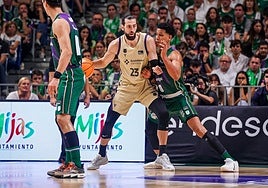 Shengelia reanima al Barça en el Carpena