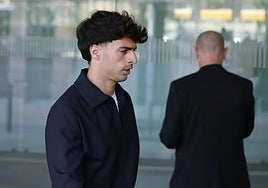 La juez procesa al exfutbolista del Espanyol Álvaro Aguado por agresión sexual a una trabajadora del club