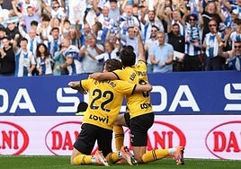 Carlos Romero sopla las velas para el Espanyol ante el Elche