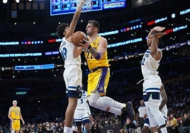 Noche estelar de Doncic y Wembanyama