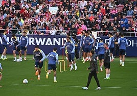 El Atlético de Madrid se entrena a puerta abierta en la previa del partido ante el Betis
