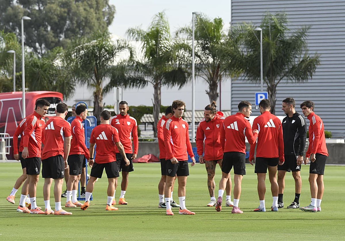 Entrenamiento de Sevilla previo a su partido de Copa del Rey ante el Toledo