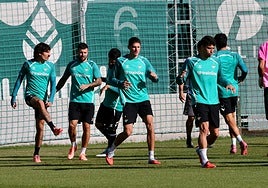 Alineaciones oficiales del Betis - Olympique de Lyon de la UEFA Europa League 2025-2026: Llorente, Fornals y Lo Celso, titulares