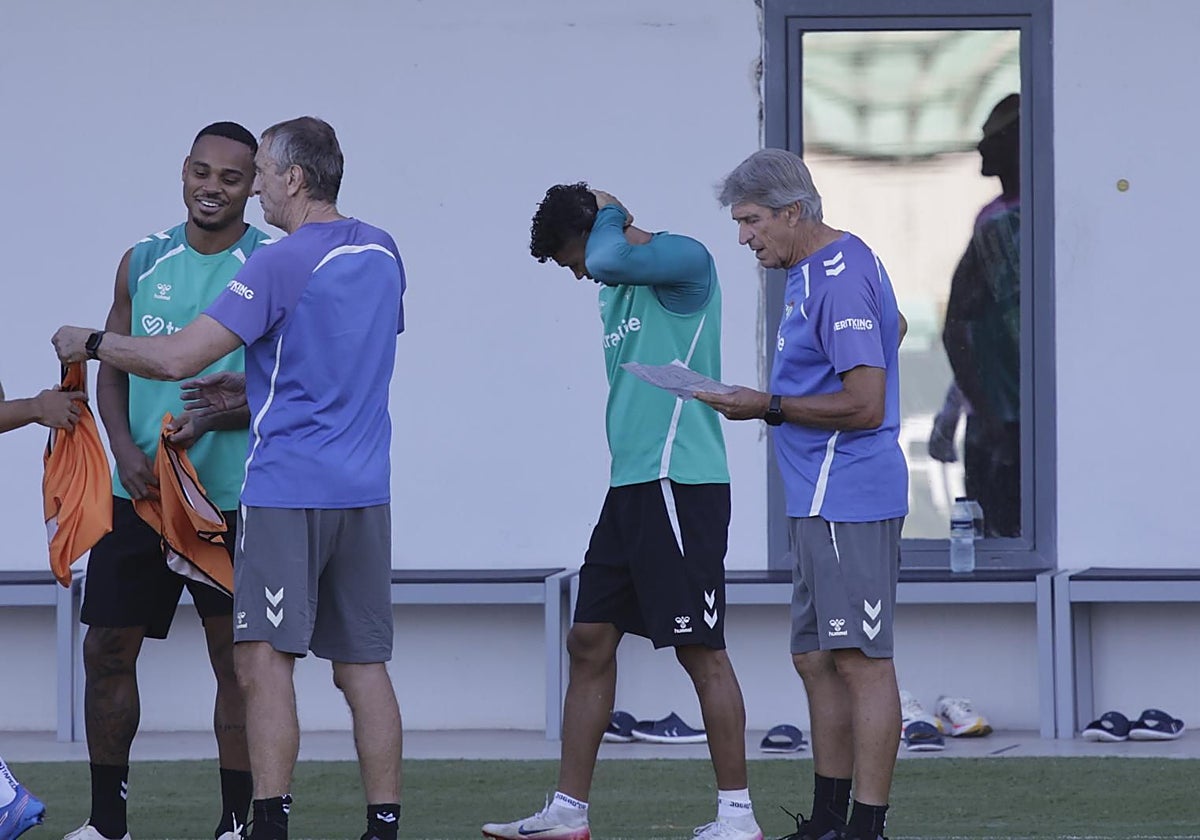 Pellegrini, durante un entrenamiento del Betis