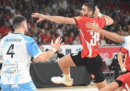 El Cajasol Sevilla BM Proin debuta en San Pablo con triunfo y sigue adelante en la Copa del Rey (28-26)