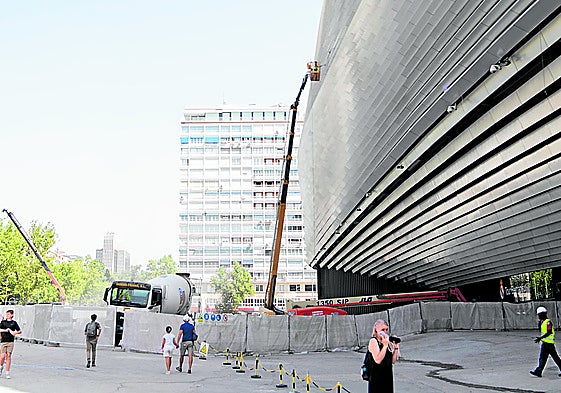 Las grietas del megaproyecto del Santiago Bernabéu