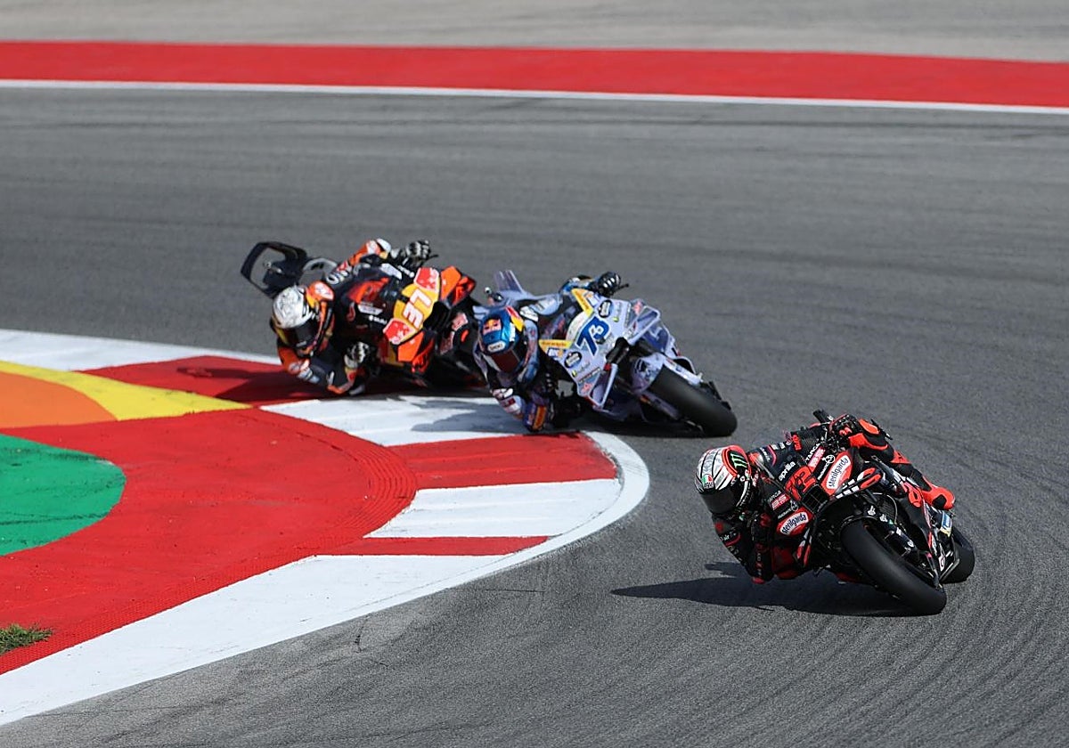 Bezzecchi, por delante de Álex Márquez y Pedro Acosta