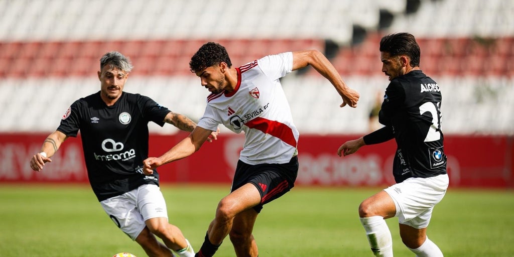 Castrín rescata un punto para el Sevilla Atlético ante el Juventud Torremolinos en el debut de Luci (1-1)